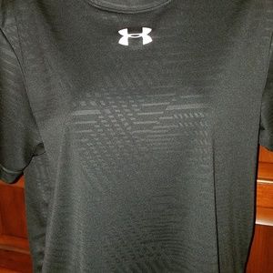 Boys Under Armour Loose Fit heat gear